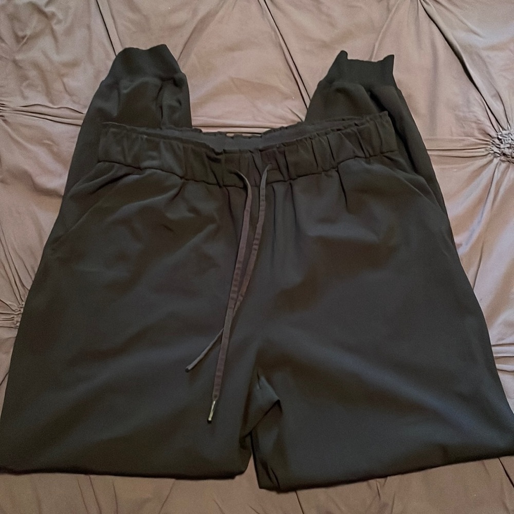 Lululemon Stretch High rise Joggers. Size 10. Black